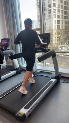45-47 cm di larghezza Motorizzazione elettrica Macchina da tapis roulant in acciaio per attrezzature per fitness commerciali
