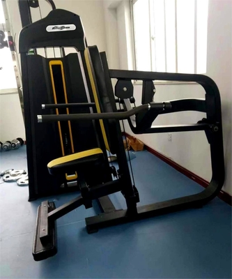Macchina di allenamento funzionale per bodybuilding e fitness in palestra a casa