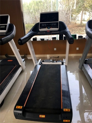 Migliora la tua palestra con lo schermo LED Q235 e la durata