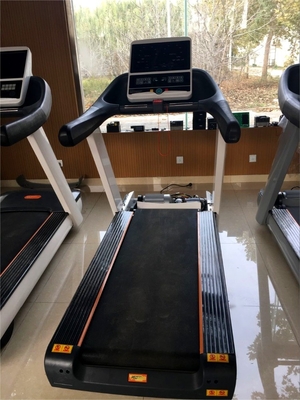 Treadmill per allenamenti cardiovascolari interni con cintura da corsa 580*3460mm e materiale metallico