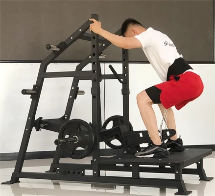 Scopri i vantaggi della cintura squat machine per gli esercizi di spinta dell'anca e del glute