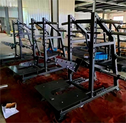 Scopri i vantaggi della cintura squat machine per gli esercizi di spinta dell'anca e del glute