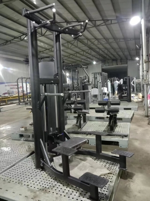 Bar di pull-up e macchina di immersione per il triceps deltoidi allenamento utilizzando fitness sport funzione