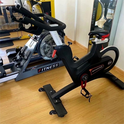 Peso del volante 13/15kg Indoor Spinning Bike per fitness commerciale e allenamento cardiovascolare