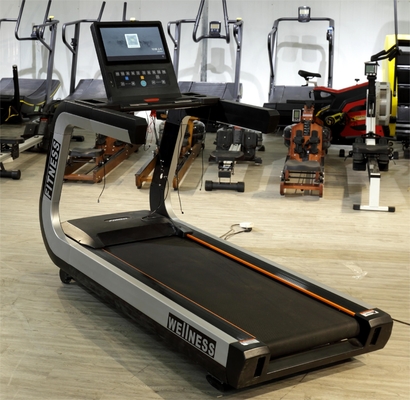 Corridoio elettrico a velocità regolabile per allenamento cardiovascolare in palestra commerciale