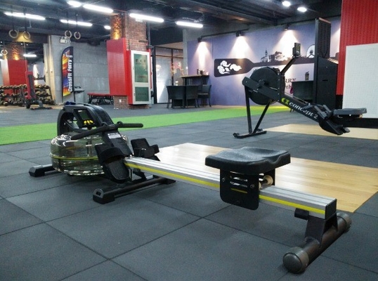 Cardio allenamento pieghevole macchina da canottaggio ad acqua con funzione pieghevole in attrezzature da palestra