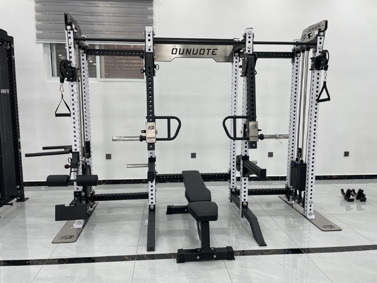 Smith e Squat Rack multifunzione per esercizi di palestra con scelta di peso regolabile