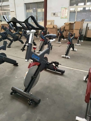 Costruzione del corpo commerciale Spinning Indoor Exercise Fit Bike con saldatura TIG e diretta