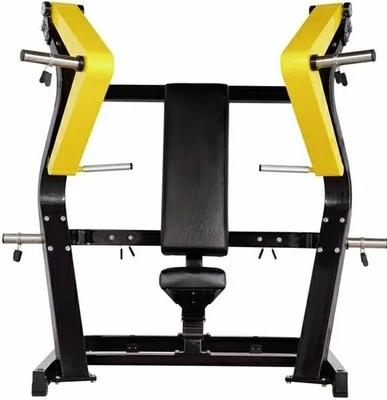 Utilizzo di attrezzature per il fitness di forza per il bodybuilding