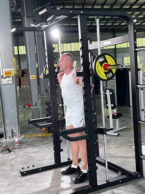 Tubo rettangolare in acciaio Q235 Multifunzione Fitness Squat Rack per allenamento della forza