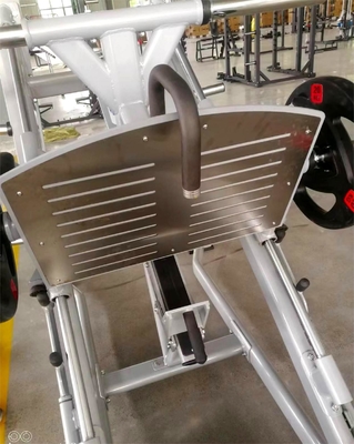 Porta il tuo allenamento di forza al livello successivo con la nostra macchina per le gambe a 45 gradi