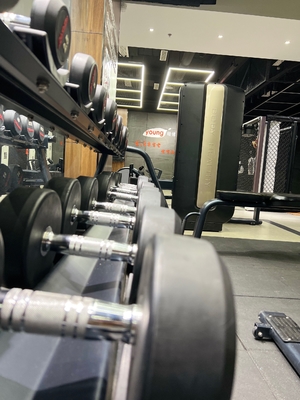 Equipaggiamento di palestra per sollevamento pesi senza acciaio Manubri di gomma rivestiti per unisex da 5 a 25 kg