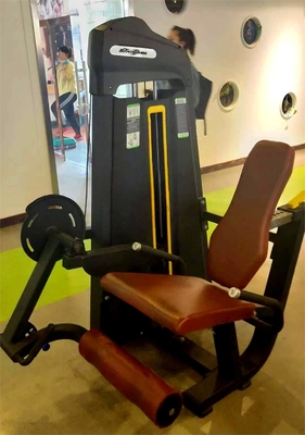 Scelta di carico universale per l'estensione delle gambe sedute e per il curling delle gambe per l'allenamento di forza
