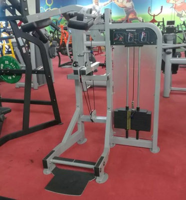 Prova la potenza di attrezzature per palestra in piedi per risultati ottimali