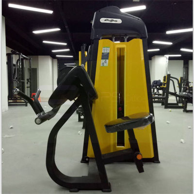 Precor Camber Curl Machine per l'allenamento delle spalle e l'esercizio del bicip curl