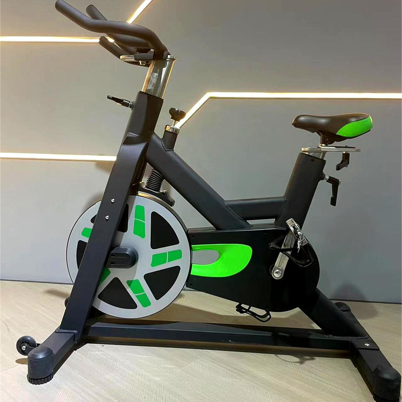 Superficie del pavimento 0,8 Indoor Spin Cycling Bike per esercizi aerobici a casa e commerciale